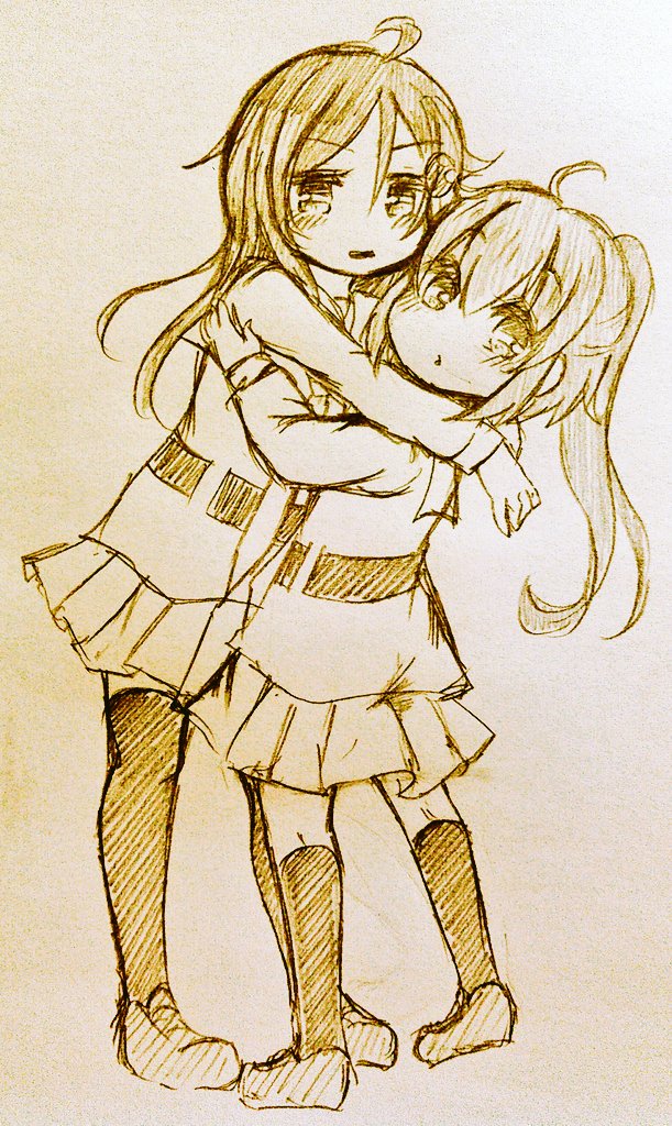 長月ちゃんと文月ちゃんが仲良く抱き合ってるだけの絵(˘ω˘*)