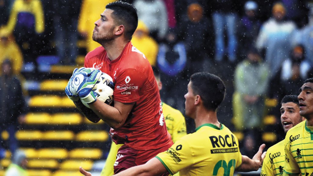 Defensa y Justicia tiene una opción de compra por Agustín Rossi (Arquero que pretende #Boca) de U$S 400mil. (@GastonEdul x @Sportia)