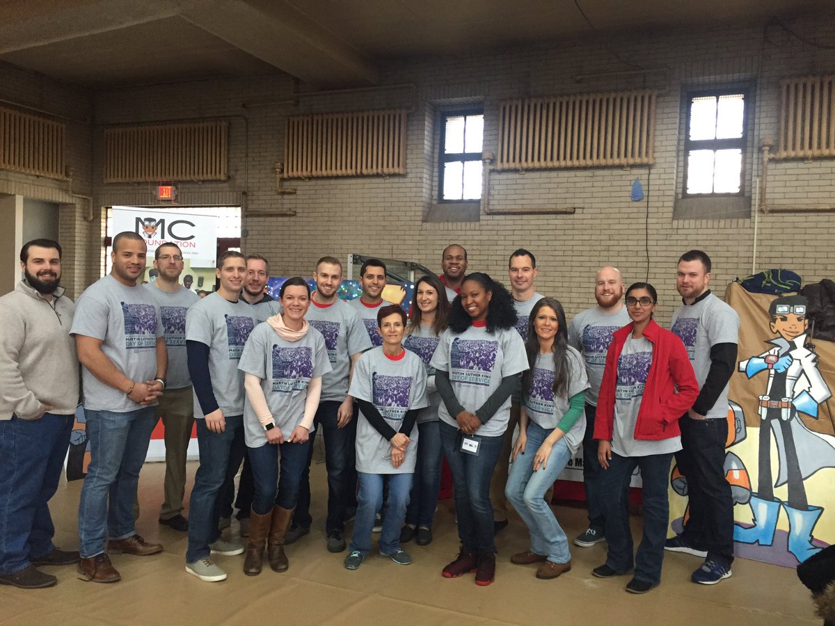 Not_this_mom's tweet photo. Most of D453 #MLKdayofservice2017 #KDOS2017 @Target @laurengomez07 @Chudson2010 https://t.co/1Bn7dBzx7G