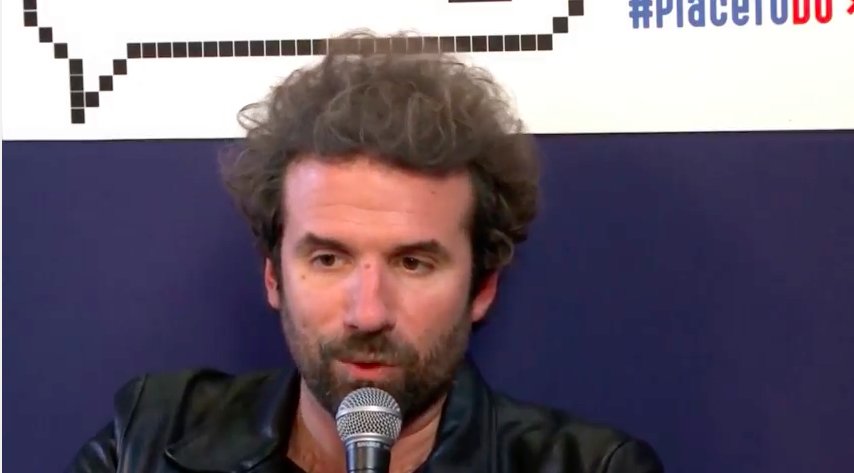 Place_To_B's tweet photo. Quand @cdion parle #démocratie au mégaphone de @galaxiepresse lors de #PlaceToDO à l' @opengovpart 👉 https://t.co/LcsDJTCTAr #ecologie https://t.co/KRET4Ob4Oo
