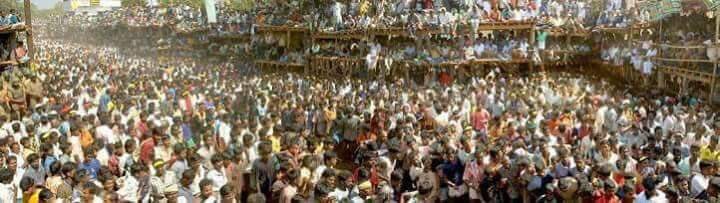 Ananth_8584's tweet photo. Mass Crowed at #Alanganallur #BanAgainstJallikattu You Can't Ban Our Traditional and #jallikattu #BanPETAIndia @peta @PetaIndia https://t.co/m616bBTnWh
