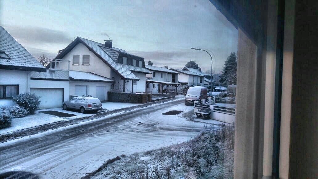 arsalanhshah's tweet image. A view outside the window at 8:00 in the morning in #frankfurt #Germany