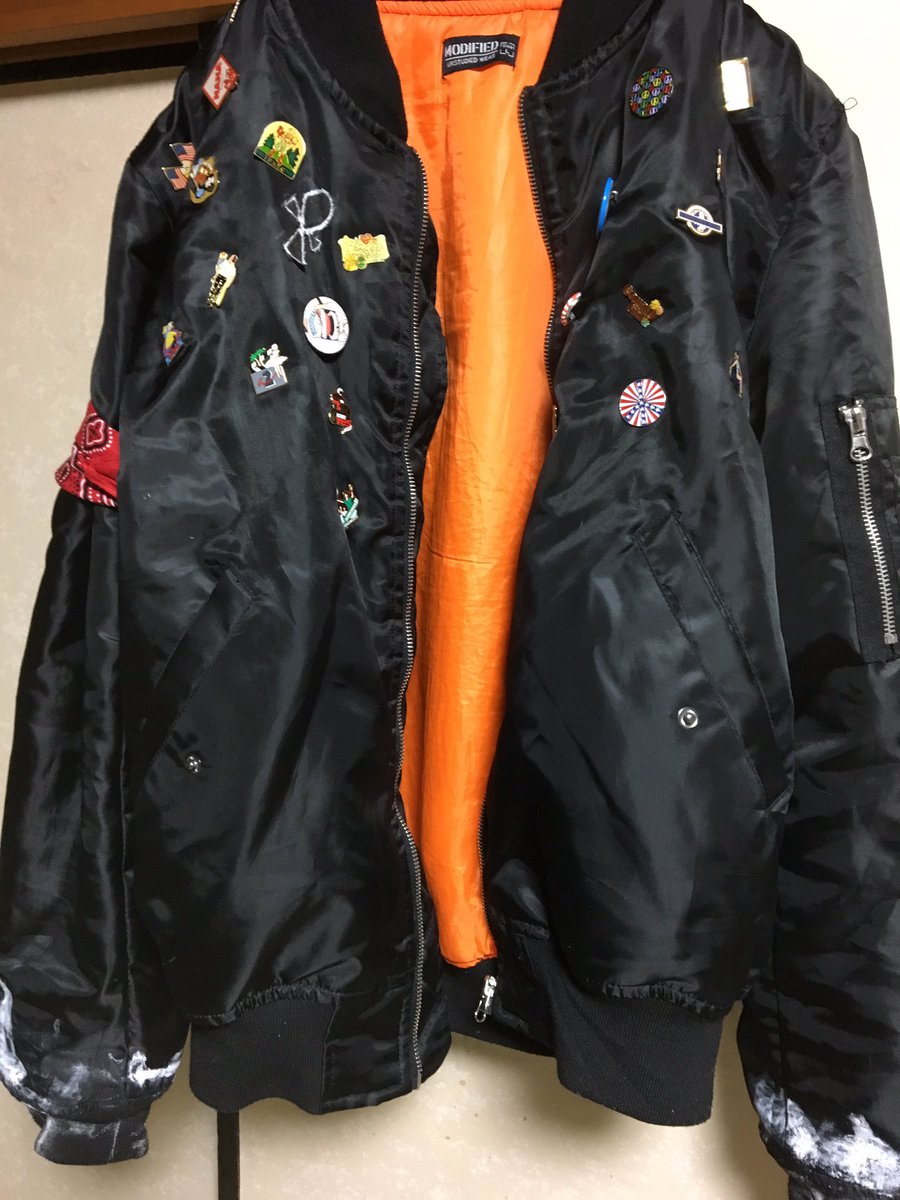 Kousei Iwasaki En Twitter やり直したァーー 最近takaが着てる服 前は袖のとこだけ白く塗った 後ろは布を被せてその上から絵を書いた めっちゃカッコよなったくないかな 笑 ワンオク愛 Kousei Iwasaki En Twitter やり直したァーー 最近takaが着てる服 前は袖のとこだけ白く塗った 後ろは布を被せてその上から絵を書いた めっちゃカッコよなったくないかな 笑 ワンオク愛