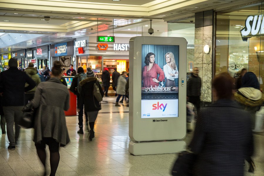 BMO_UK's tweet photo. 65% of mall shoppers are more likely to choose an advertised product - reach &amp; engage this audience with Malls Live &amp; Malls Live XL #DOOH https://t.co/n2u5uxjsI9