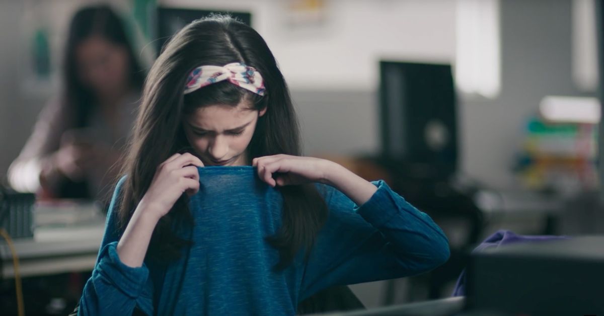 Girls do not code because of their boobs, right? :O  #GirlWhoCode Full article here: buff.ly/2j7gdBu