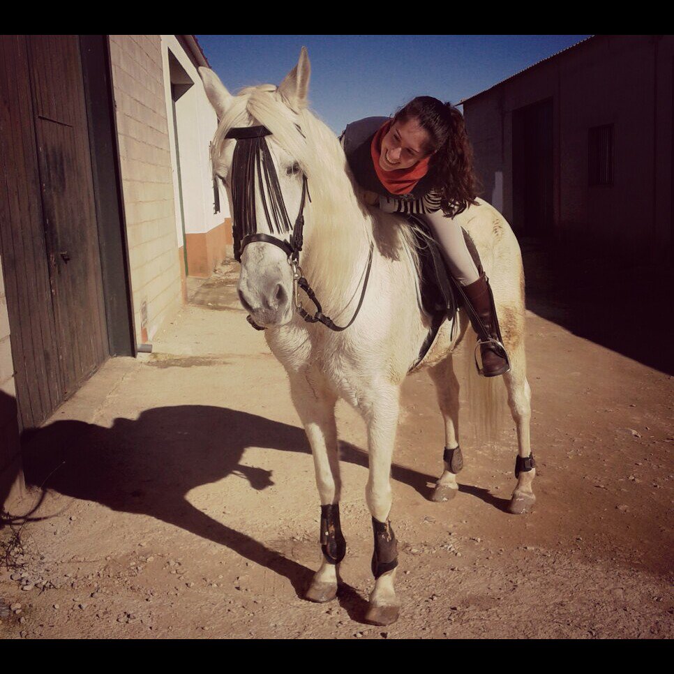 sandra7_18's tweet photo. Entre cascos y botas👢💞🐎 https://t.co/JQHMixQEA7