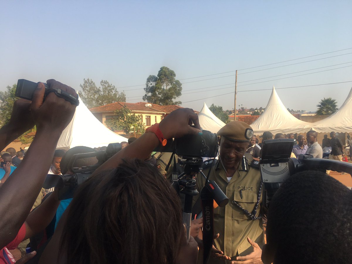 KayihuraKale's tweet photo. I encourage you to visit your Community Liaison officer today at your local Police station and find out more on #CommunityPolicing https://t.co/XFL6YlOet6