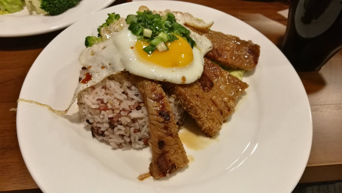 The best food discoveries? When a friend introduces you!

Looking for a local insider to show you #hongkong? Visit samthelocal.com