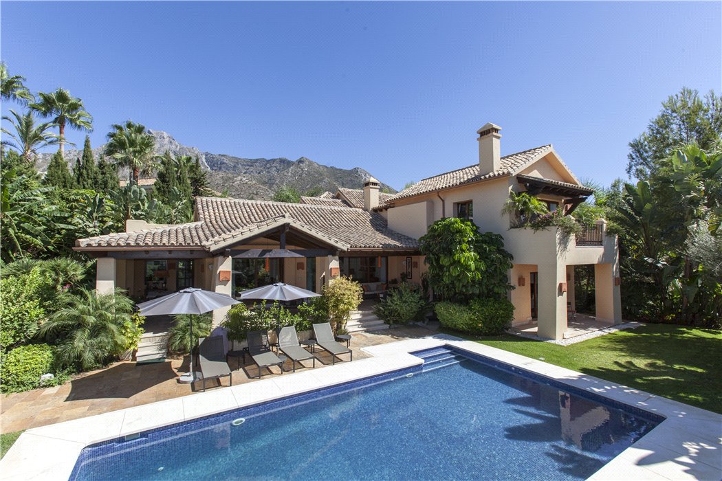 KFInternational's tweet photo. Charming 5 bedroom villa with lift to all levels for sale in prestigious area of Sierra Blanca #Spain https://t.co/xyxbXQ6hE4 https://t.co/4u2mWoQ133