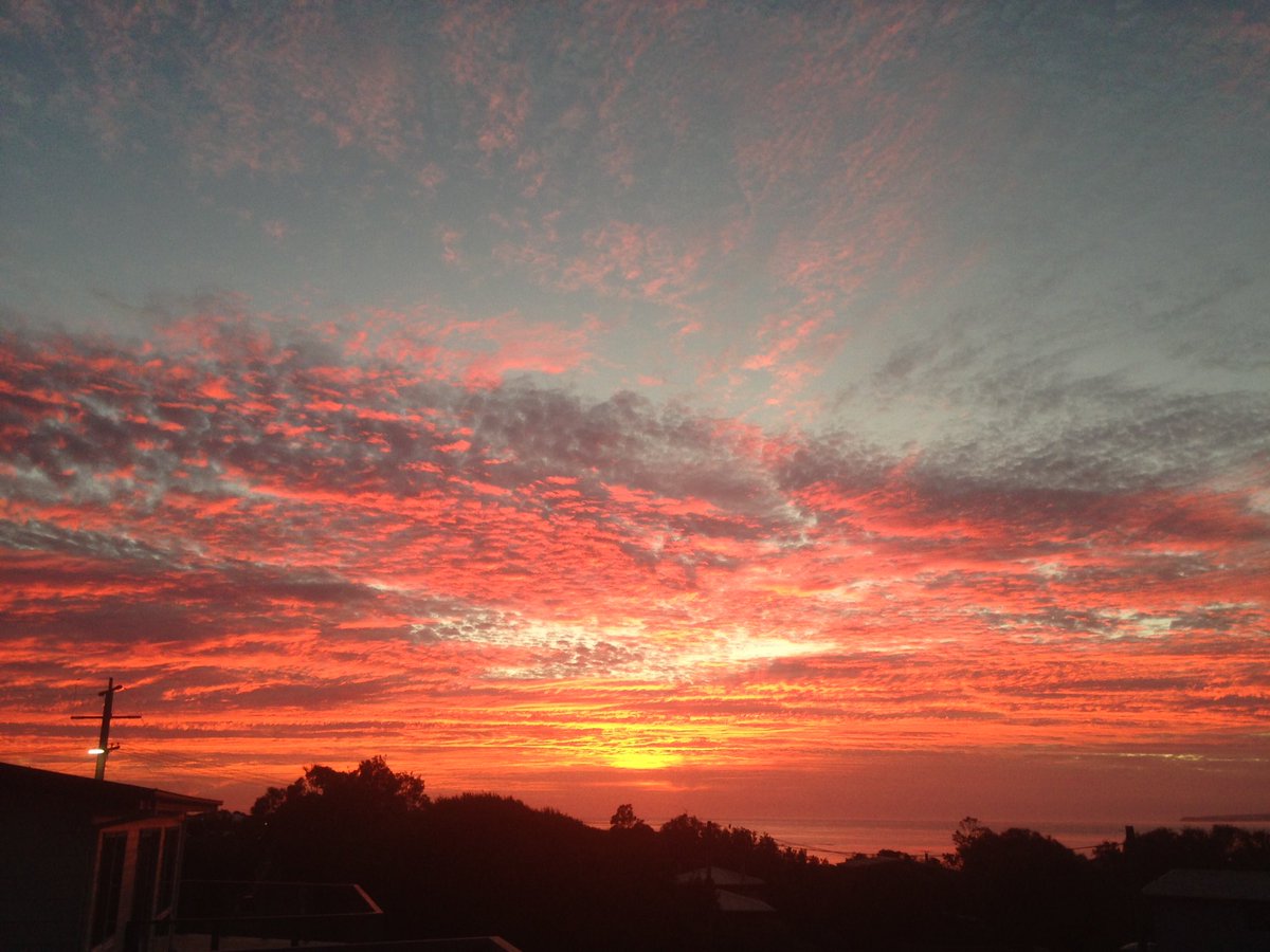 PIWalkabout's tweet image. What a sunset tonight😀