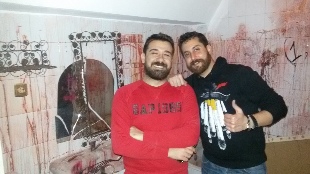 Katil Ressamın evinden kaçmayı başardılar. Tebrikler. #korku #katilressam #evdenkaçışoyunu #korkuevi #Ankara