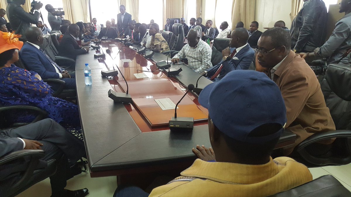 EtalePhilip's tweet photo. @RailaOdinga accompanied by @KideroEvans currently listening to University Student leaders from across Kenya #GetYourVoteNow https://t.co/JxAY24DFz4