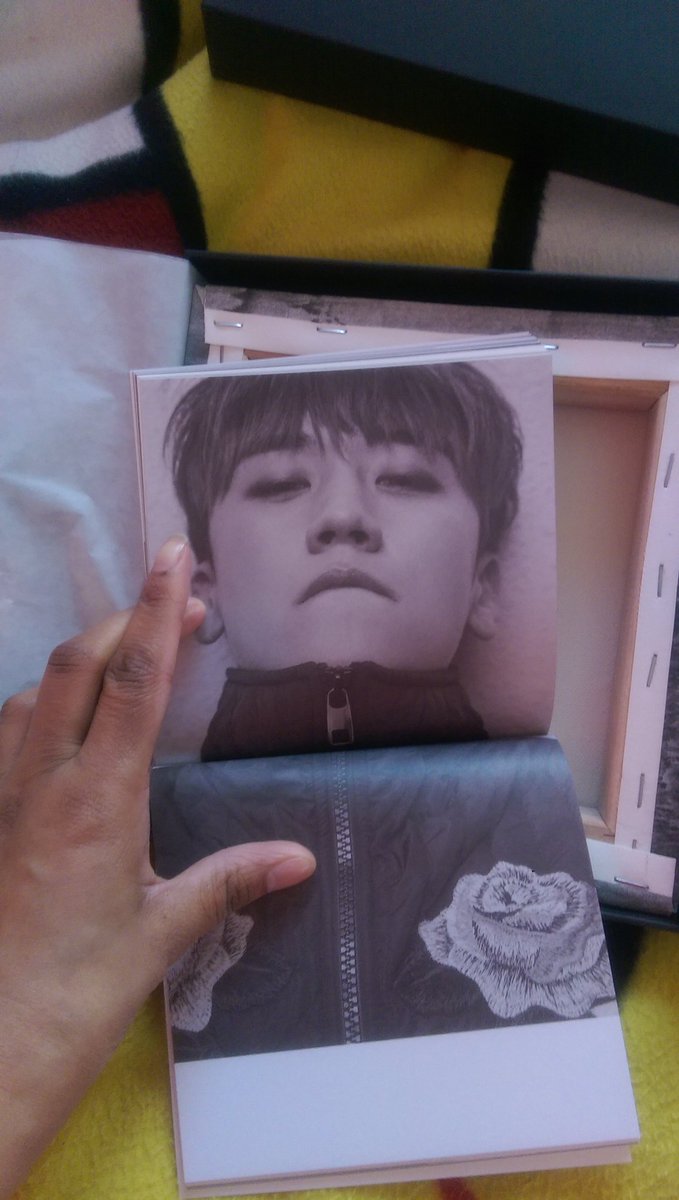 BLADE1717's tweet photo. My Big Bang MADE album has arrived😁😀😎😜😝😛it's beautiful and I love it💞 #BIGBANG #BIGBANGMADEFullAlbum #vipfandom #ygentertainment https://t.co/QidAJ0N3XN