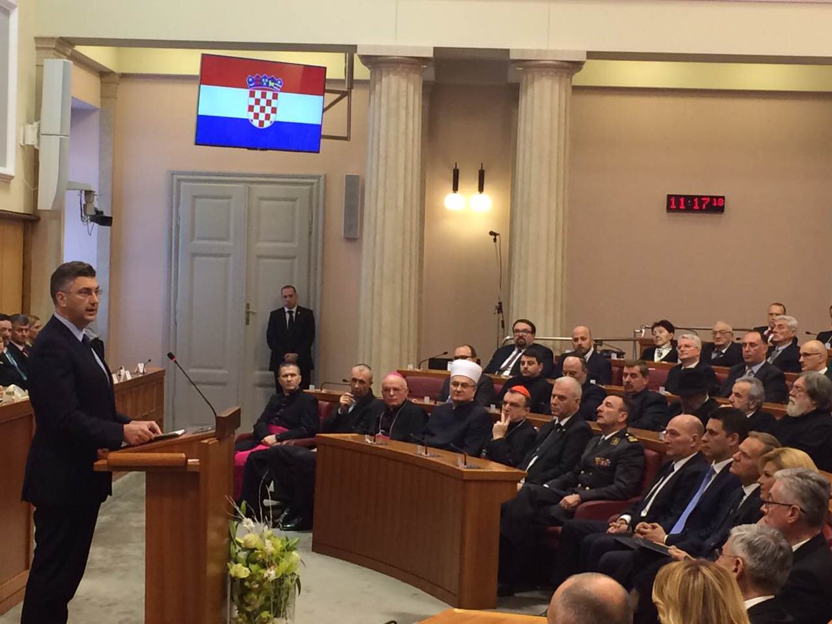 VladaRH's tweet photo. PVRH @AndrejPlenkovic: Svima čestitam 25. obljetnicu međunarodnog priznanja! #25RH https://t.co/jqH8QdnmKe
