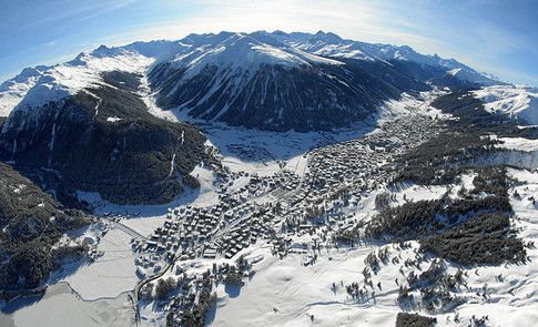 wef's tweet photo. How to follow and embed Davos 2017 https://t.co/6SvLDkZo1f #wef17 https://t.co/O5mltldg60