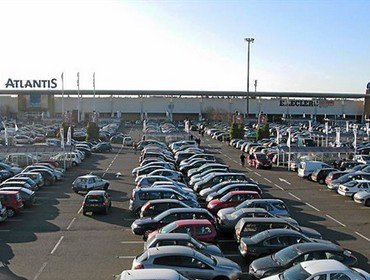 ParklyFr's tweet photo. Je trouve vite ma place quand j'utilise PARKLY! Moins de temps #parking c'est plus de temps #shopping! @AtlantisNantes #bouchons #Soldes2017 https://t.co/Fqj1vFarbt