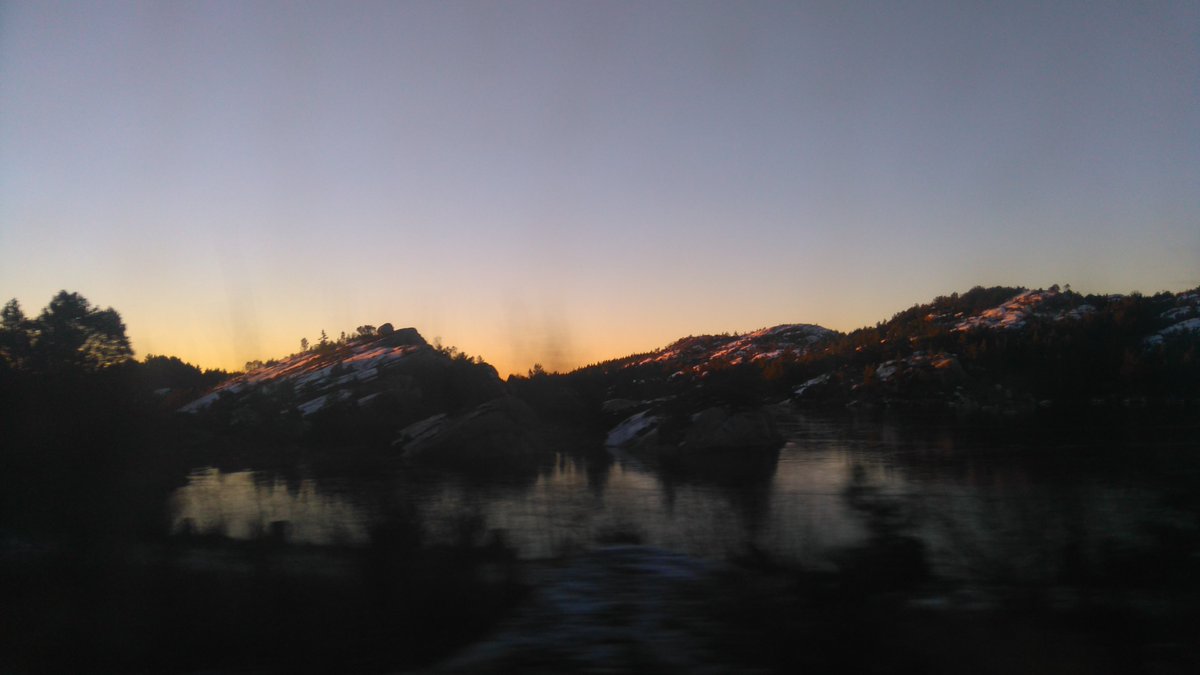 sirilindoe's tweet photo. Romantikken på Høg-Jæren #nsb https://t.co/B5EoYTw22D