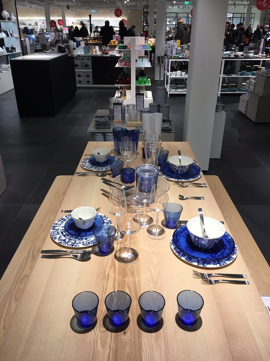 Ik werk de hele dag met de mooiste merken! #iittala #bijenkorf #utrecht #VisualMerchandising #newcollection #Finland #Suomi100