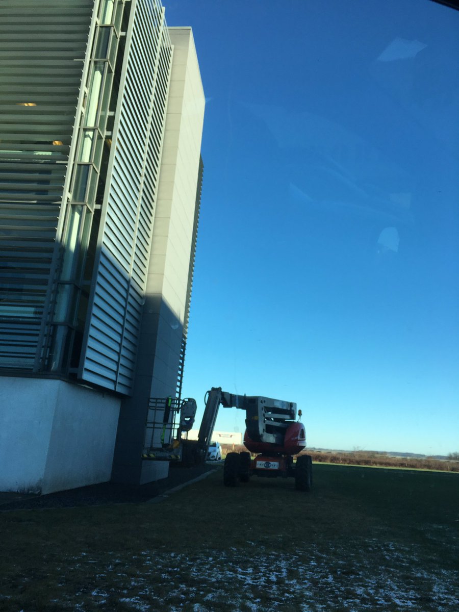 Arbejder ude i kulden i dag på lift 💪🏻