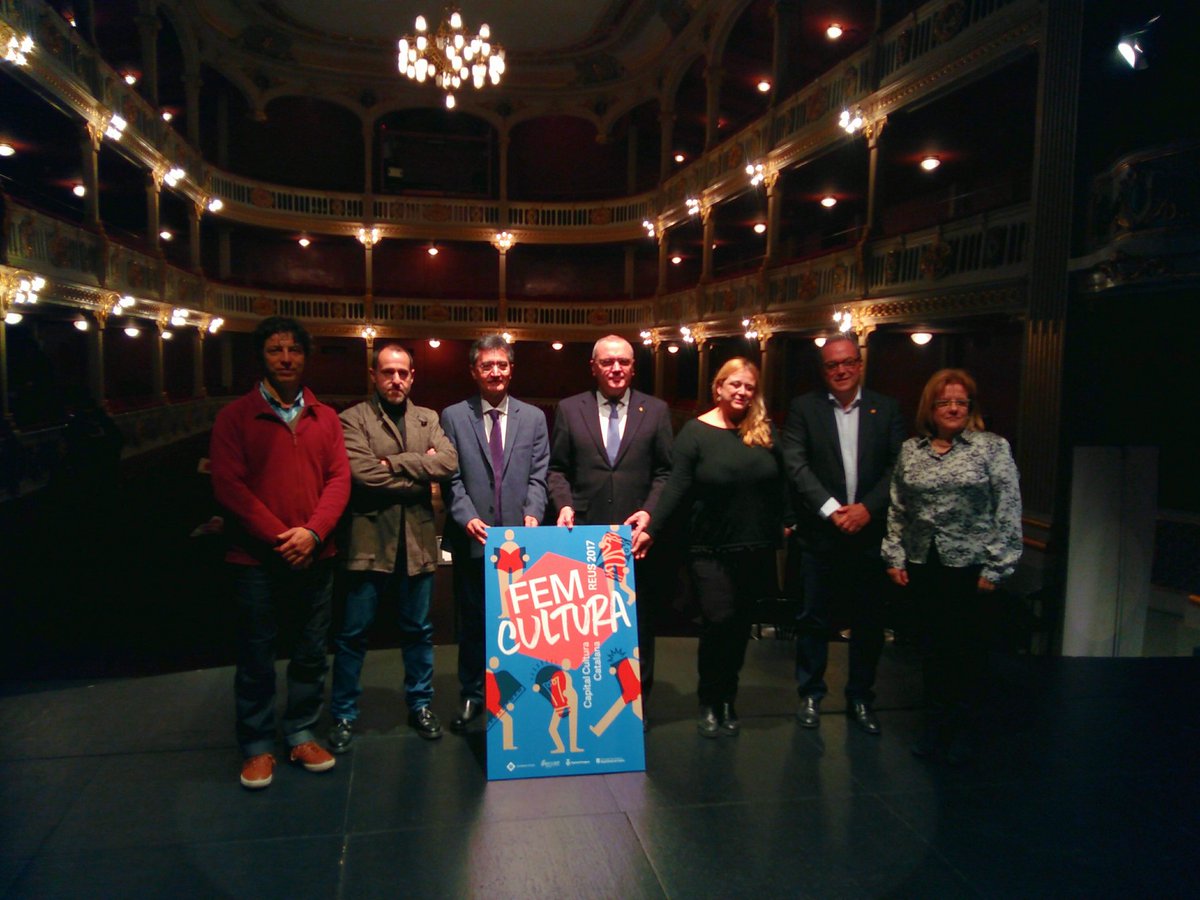PD_Reus's tweet photo. Presentació del cartell oficial de la @reus_ccc2017 i dels dos spots publicitaris que promocionarà la ciutat! #femcultura @culturacatalana https://t.co/6Y78088zfh