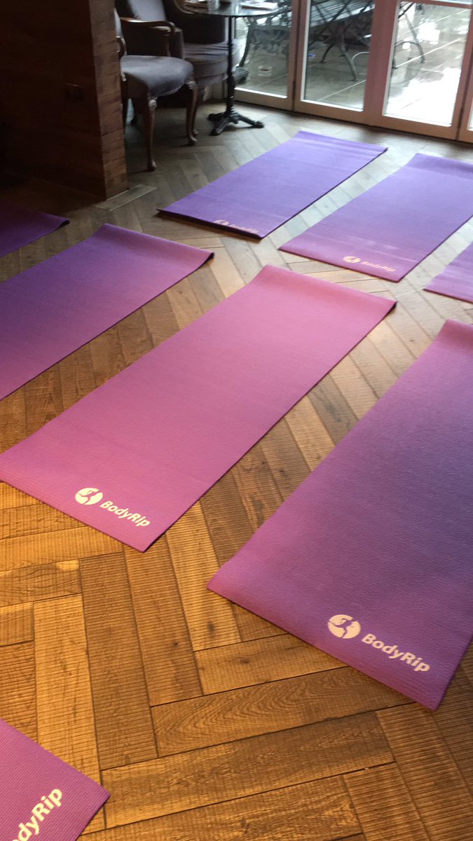 BlueBoatW6's tweet photo. #PubYoga on Friday at 7am here at The Blue Boat #walkinswelcome #namaste #SunriseFlow πππ€ΈπΌββοΈπ
https://t.co/goPEelwwZz