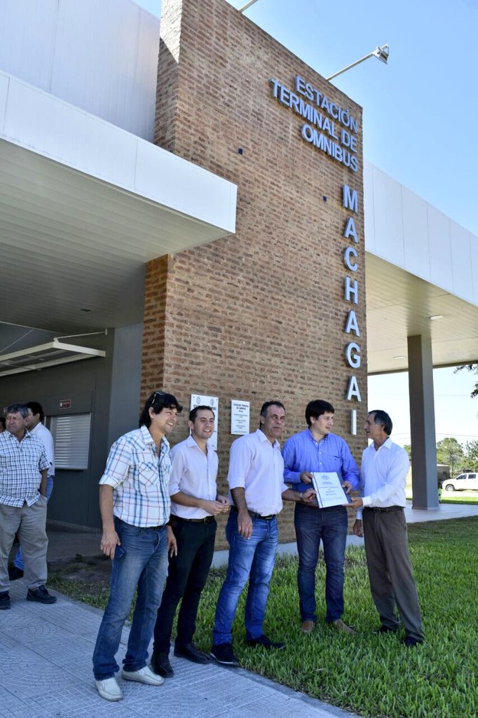 mdcapitanich's tweet photo. Dejamos en funcionamiento oficialmente la nueva Terminal de Ómnibus  de #Machagai. https://t.co/anuRMdGMmH