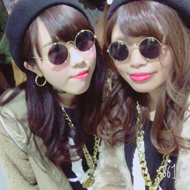 ex___biglav's tweet photo. 2017年はSECOND福岡2days参戦💓
まい、毎年ほんとにありがとう！
今年も安定の楽しさでした😆💓
Shut up×3のてっちゃん仕様👭🕶
留学前に最高の思い出ありがとう〜！💓 https://t.co/r0rhtuhWON