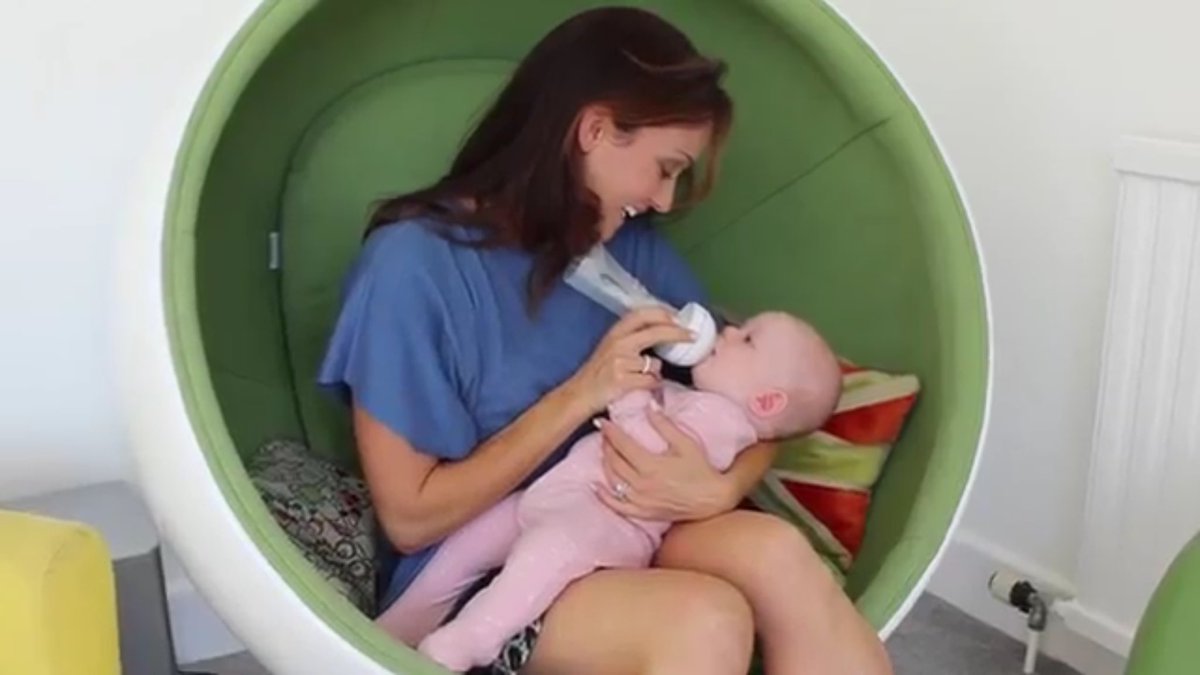 heymummytv's tweet photo. We tried out the @tommeetippee_UK #expressandgo with #baby Ivy. See what we thought..... https://t.co/mUmmjTuU0P #bottlefed #bottlefeeding https://t.co/ogetn1OdM5