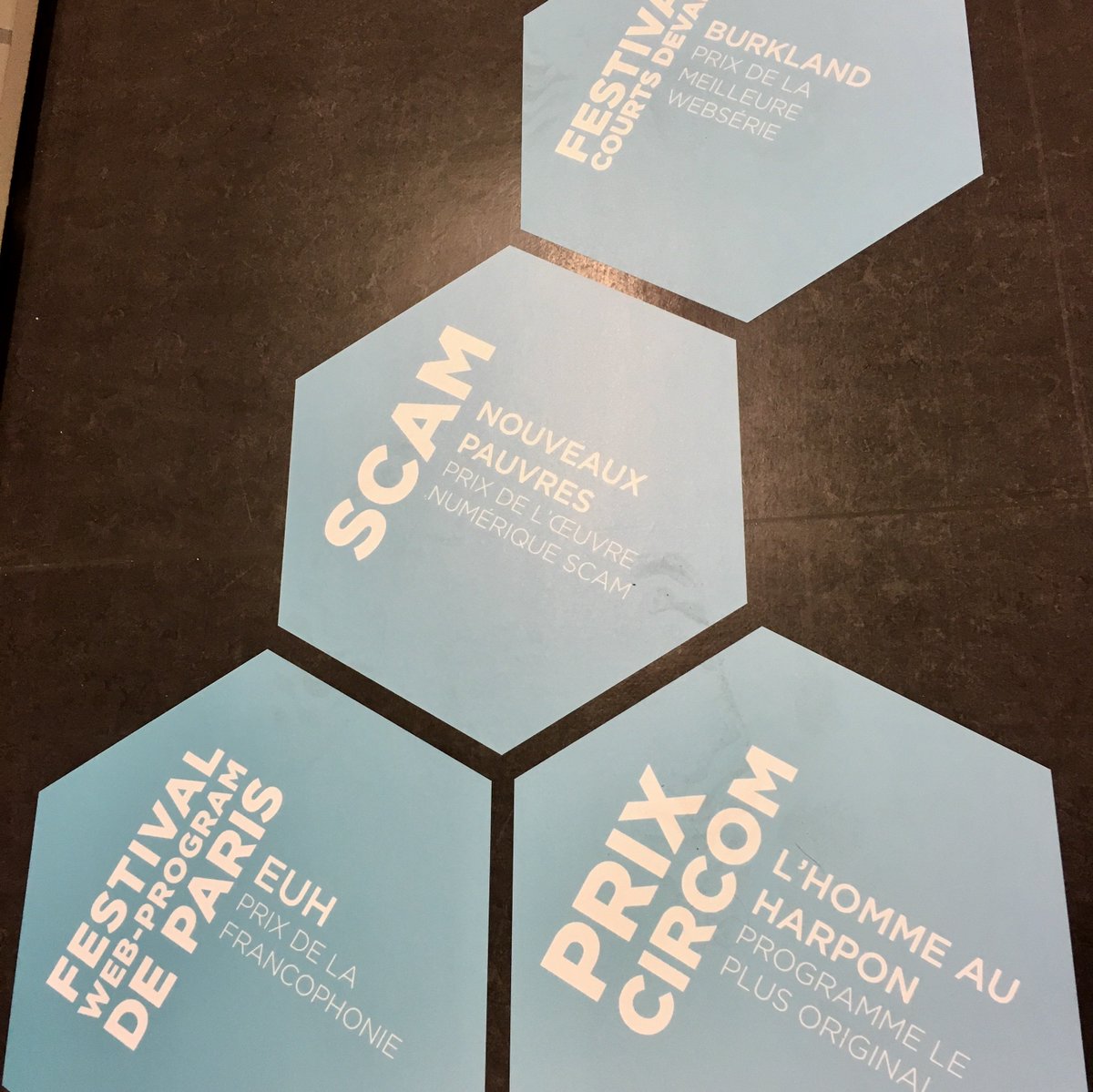 RTBFwebcrea's tweet photo. Notre “Walk of fame” avec nos Prix reçus en festivals fait peau neuve. #fiertédeproduire https://t.co/Q3lDv3udti