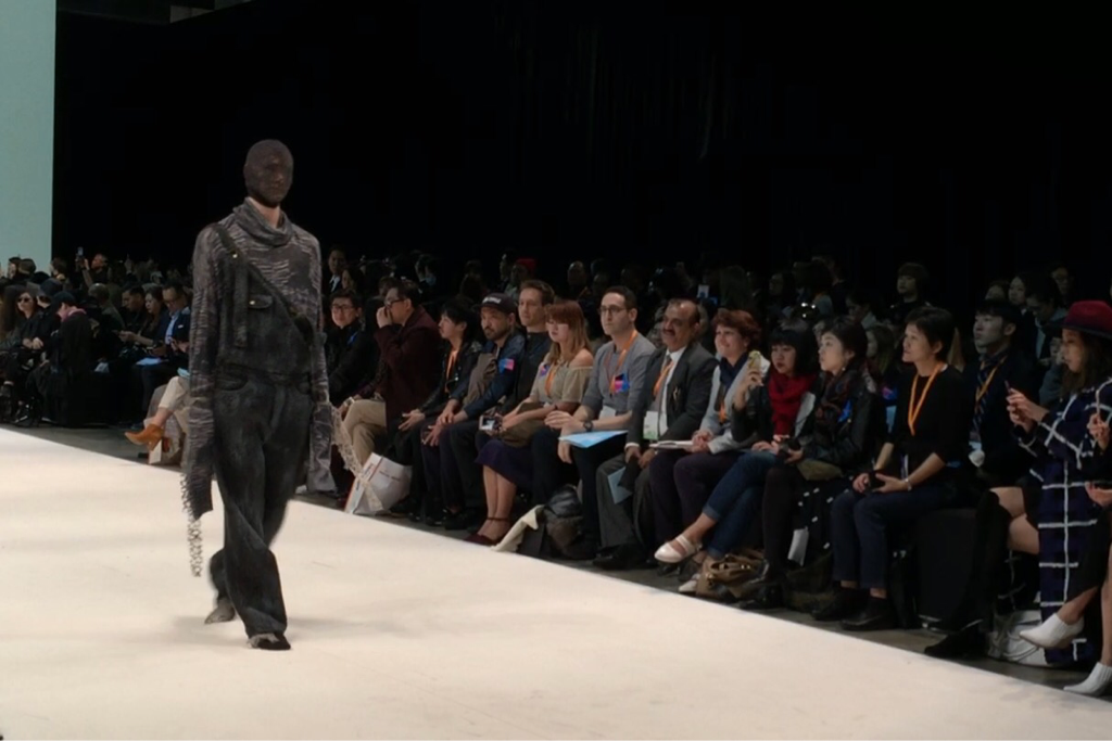 hktdc's tweet photo. Masculinity redefined: designer Key Chow's latest menswear collection on the runway. #Fashion #Fashionally #HongKongFashionWeek https://t.co/vN3fGAvSdn