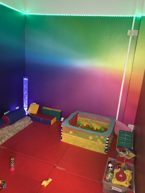 Littledaydream8's tweet photo. A lovely, safe environment for your child with spacious areas for them to learn and play along with a fully equipped sensory room :) https://t.co/qWMD4S4MtM