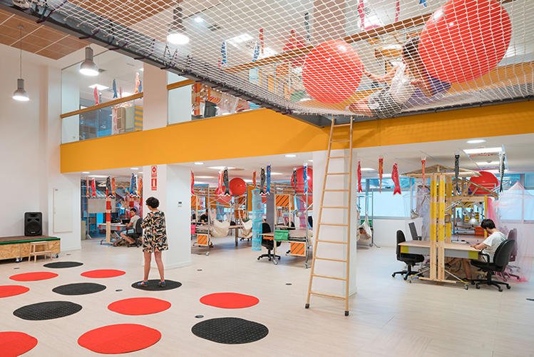 CMDNCollective's tweet photo. A #coworking space made entirely of @IKEA ~hacks~ via @FastCompany #hacksonhacks https://t.co/kM726LJsIz https://t.co/rdH3BF2GKD