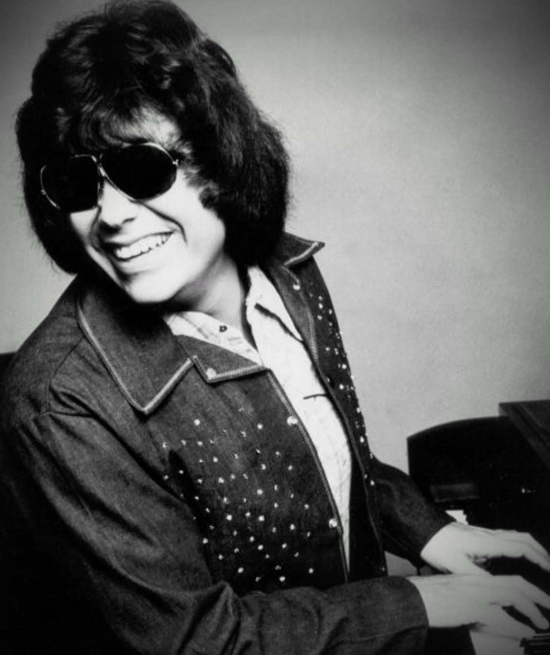  Happy Birthday Ronnie Milsap...
*Born on this day in 1943* 