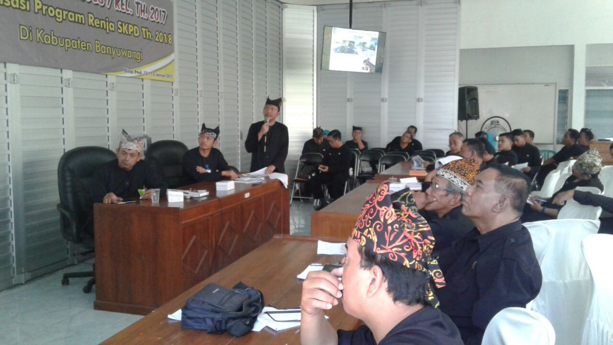 bwangiberkebun's tweet photo. Pengenalan program kota hijau di pramusrenbang yang satu kriterianya green community @IDberkebun @banyuwangi_kab @dpubmcktr_bwi @ir_mujiono https://t.co/qFmbwa98jr