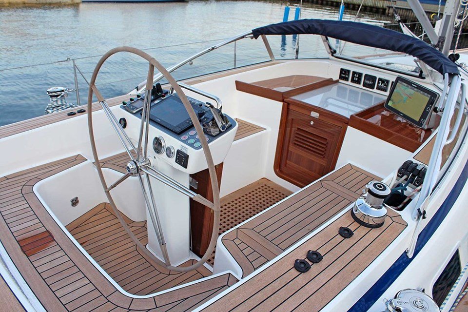 MareDiBarche's tweet photo. Il nuovo Hallberg-Rassy 44 in anteprima al Boot di Düsseldorf (@nonstopboot) https://t.co/x2qxMonrhX https://t.co/u6JCahjBt6