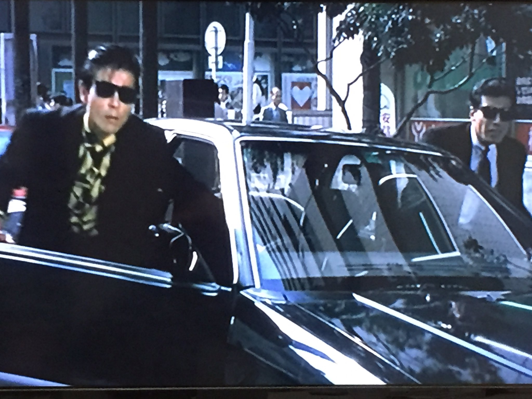 Shigoshigoon No Twitter 更に続き 最後に 映画あぶない刑事での覆面車の 紺ツートンレパードアルティマ 港3 上の段 撮影風景も含む と Tvシリーズの1作目から活躍した覆面車の金ツートンレパードアルティマ 港303 下の段 あぶない刑事 レパード あぶ刑事