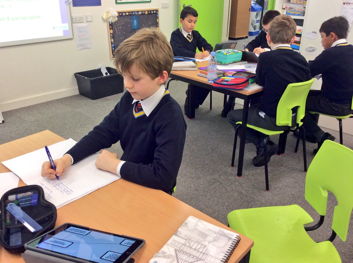 DaveniesSchool's tweet image. #year4 have been using @poppletny to plan a prequel to The Iron Man #ipadlearning