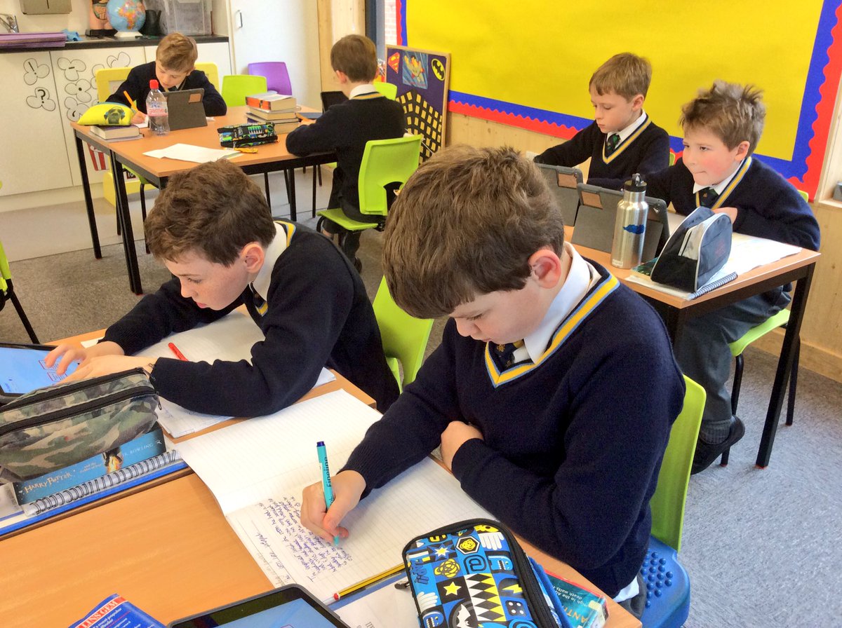 DaveniesSchool's tweet image. #year4 have been using @poppletny to plan a prequel to The Iron Man #ipadlearning