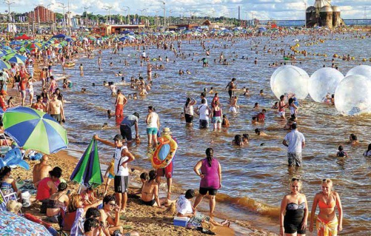 Urbana1069's tweet photo. En HABLEMOS DE en #CheckIn analizan qué ciudad está ganando la carrera del verano en Paraguay. Qué pensás? https://t.co/OiiziXcKzR