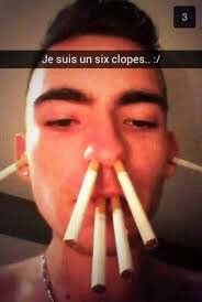 NewsFdp's tweet photo. Je suis un six clopes  😂😂😂 https://t.co/MboNt4xb7i