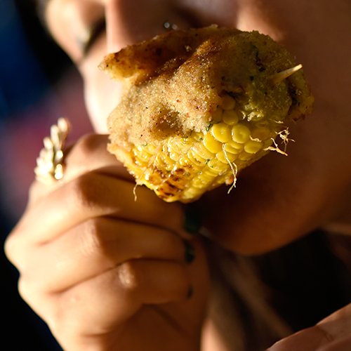 AwesomeSauceIn's tweet photo. BHUTTA BITES
Garma garam bhutta rubbed with butter, salt &amp; lemon! 😋😍
#Foodie
#Food #foodlove #corn
#love

Recipe - https://t.co/a7xh8EHgO4 https://t.co/DjFedJf19Z