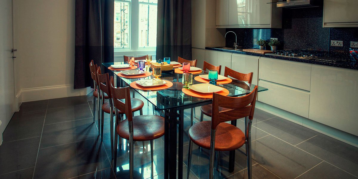 EdGroupEscapes's tweet photo. Wow! last minute offer our Strathearn Road apartment is available this weekend for only 700.00 per night! #EdinOffers #LondOffers https://t.co/0JalmP7yRR