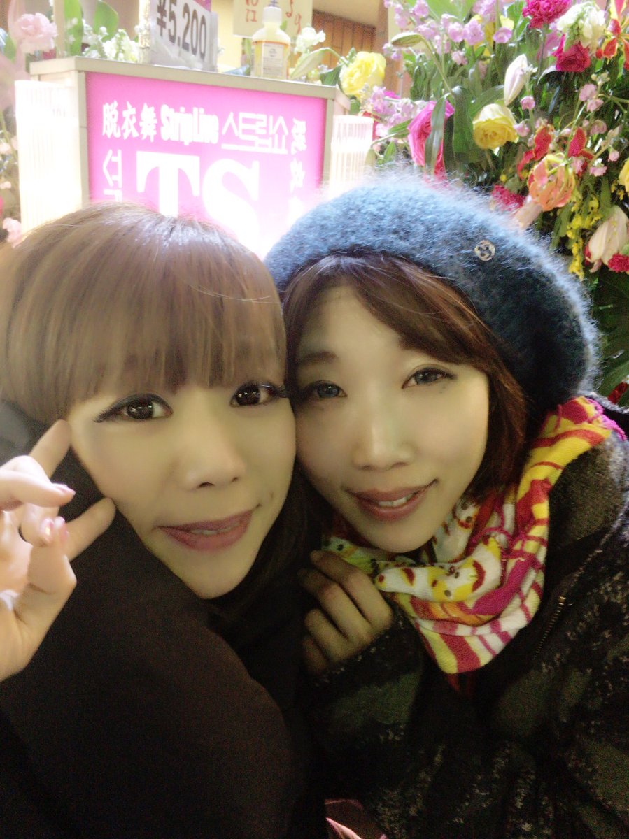 nijimonchi's tweet photo. TSが閉館しました…
16日間本当にありがとうございました。もう、朝の開場前にお客さんと並ぶ事も出来ないと思うと寂しいなぁー…。あげちゃーんとチームあいらちゃんとの10日間本当に楽しかった。 https://t.co/s8r7DtYVfY