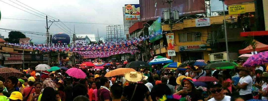 CebuGazette's tweet photo. Sinulog - The Good, The Bad and The Ugly #Sinulog2017 #prititit https://t.co/93jDfj1oRX https://t.co/XEl6zQ2hsr