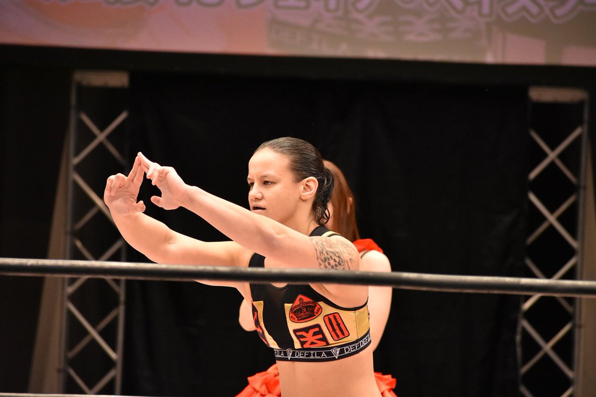 さすらい 旧アカウント 17 1 15 スターダム 6周年 後楽園ホール 第三試合 シェイナ ベイズラー 選手の入場 コール この手で作っているのは何のマークなのでしょうか オージービーフではないよね さすらい 旧アカウント 17 1 15 スターダム 6周年 後楽園ホール 第三試合 シェイナ ベイズラー 選手の入場 コール この手で作っているのは何のマークなのでしょうか オージービーフではないよね