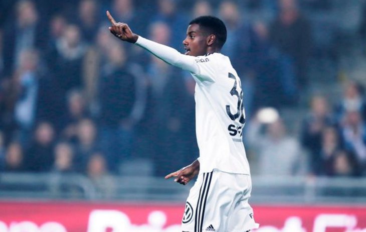 Real Madrid are on the verge of signing 17-year-old Swedish star Alexander Isak - dubbed the next Zlatan Ibrahimović. (Source: Daily Mirror)