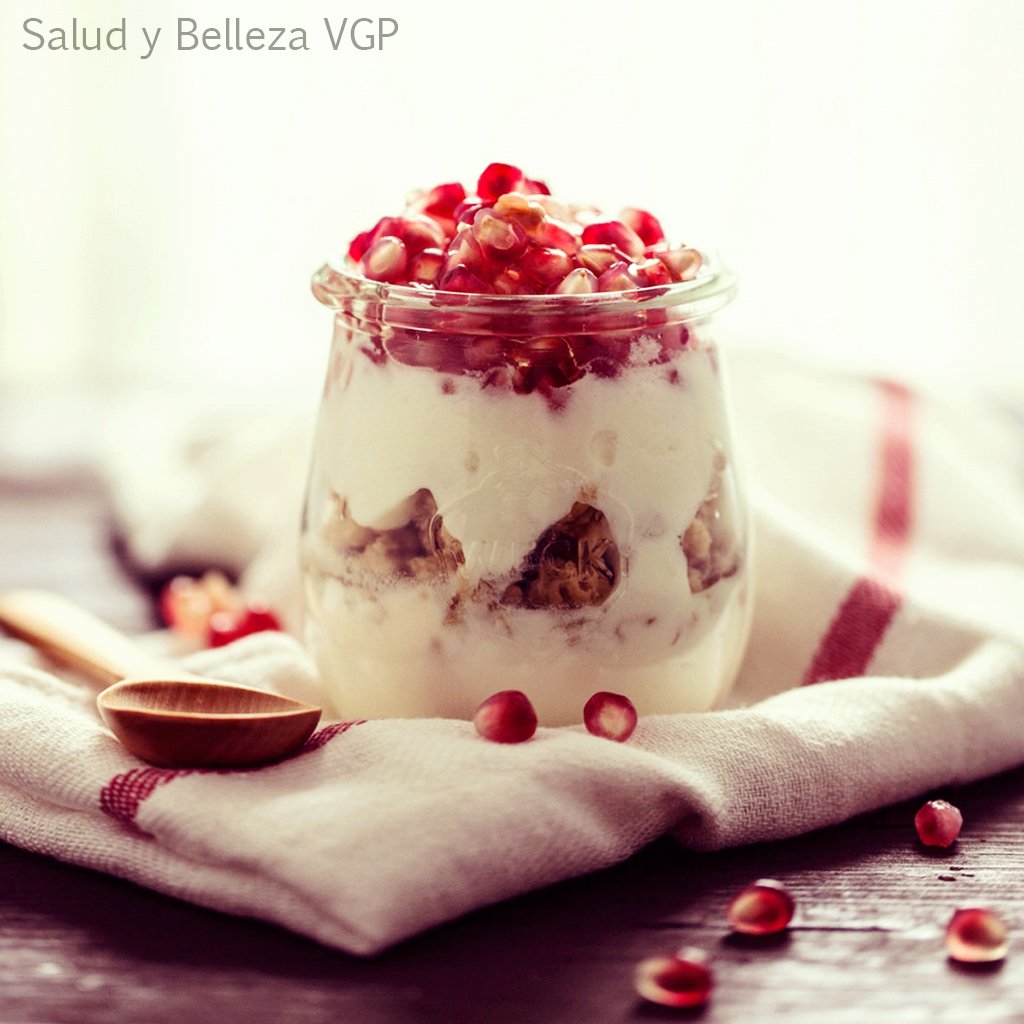 SaludBellezaVGP's tweet photo. Merengada de vainilla con granada, excelente desayuno #desayuno #breakfast #breakfitness #breakfit #breakup #recipe #recipes #yummyfood https://t.co/44dov62cYQ