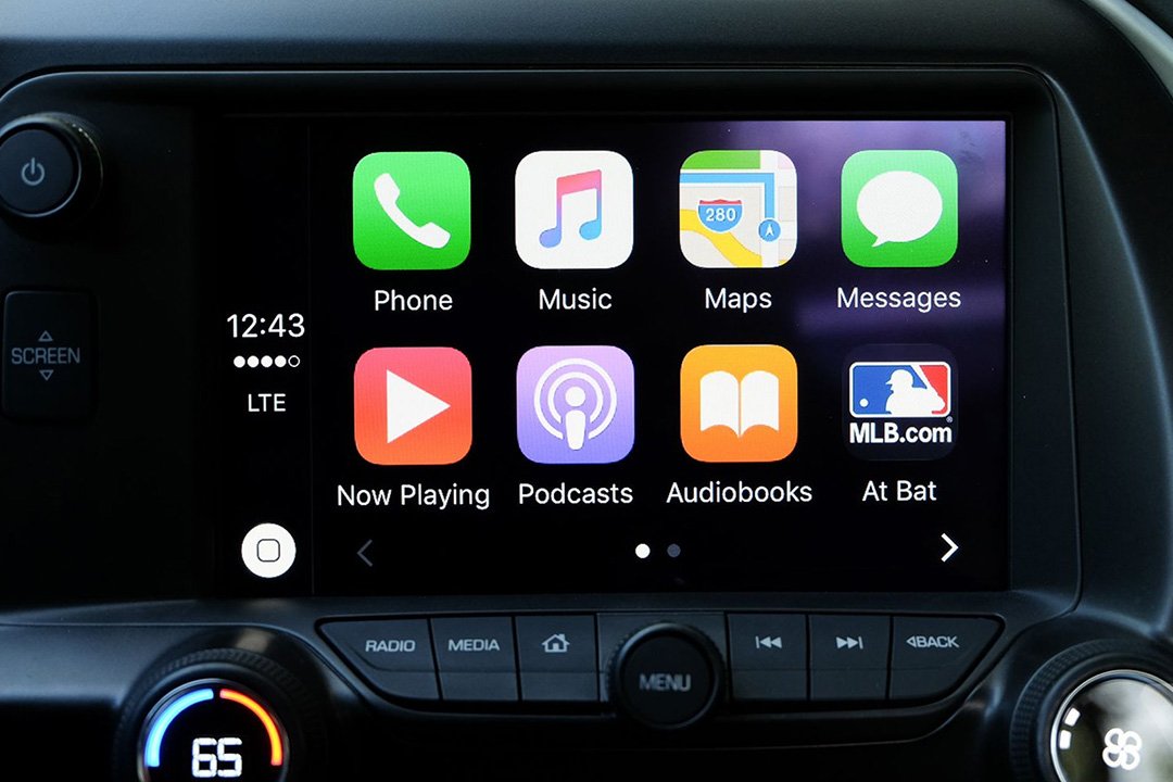 MediaSKINNED's tweet photo. Why are #CarManufacturers trying to keep #ApplePlay and #GoogleAndroidAuto #infotainment systems at bay - https://t.co/NK0tsERqN9 https://t.co/xvRMkhEl7x