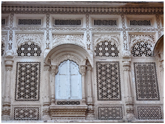 OhMyRajasthan's tweet photo. #Fretwork, or the #Jaliwork is one of the most prominent and beautiful part of historical #architecture in #Rajasthan . https://t.co/7D0Ffx5RF7