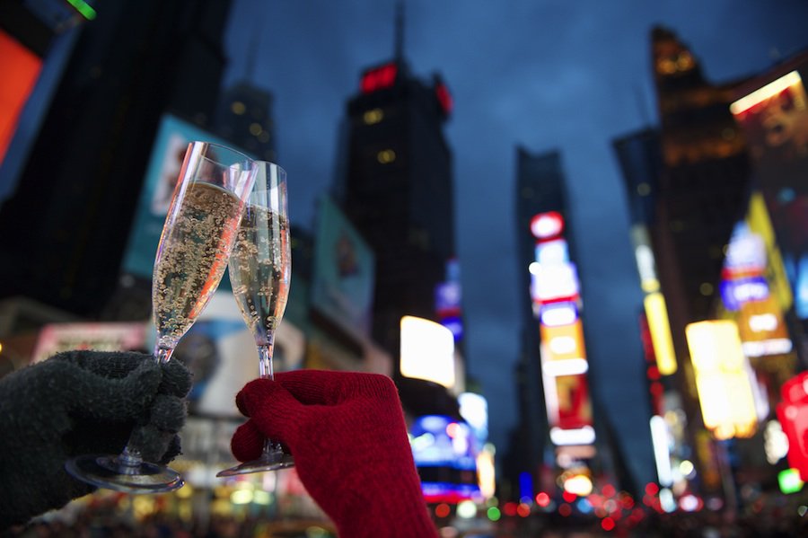 Gayflights's tweet photo. There are some #crazy pries on flights to #NewYork right now - perfect to make the city that never sleeps your 2017 #gaycation! https://t.co/wnB2MzgABF